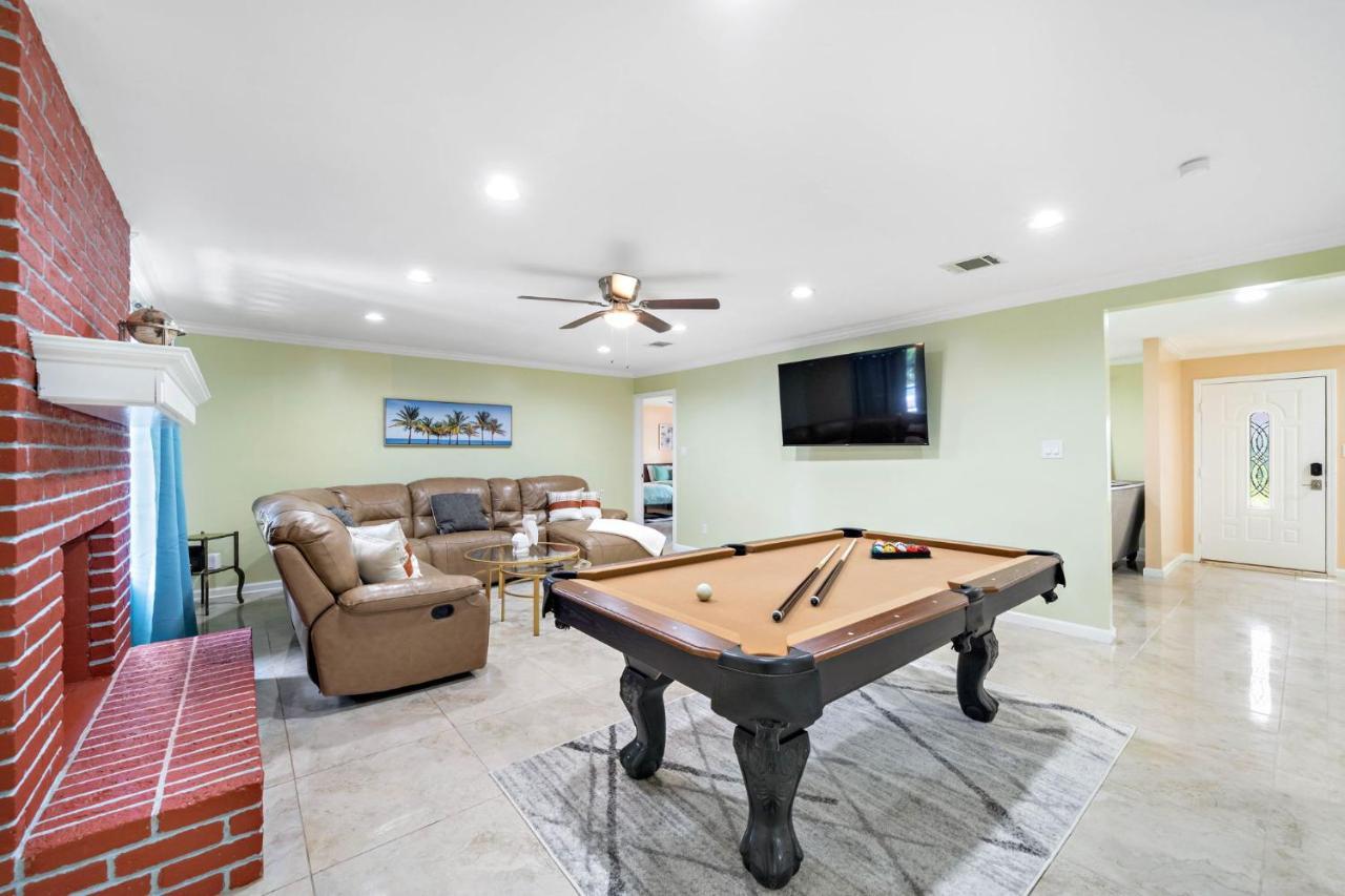 Vila Pool Oasis Games Wifi Bbq Yard Sleep 16 Houston Exteriér fotografie