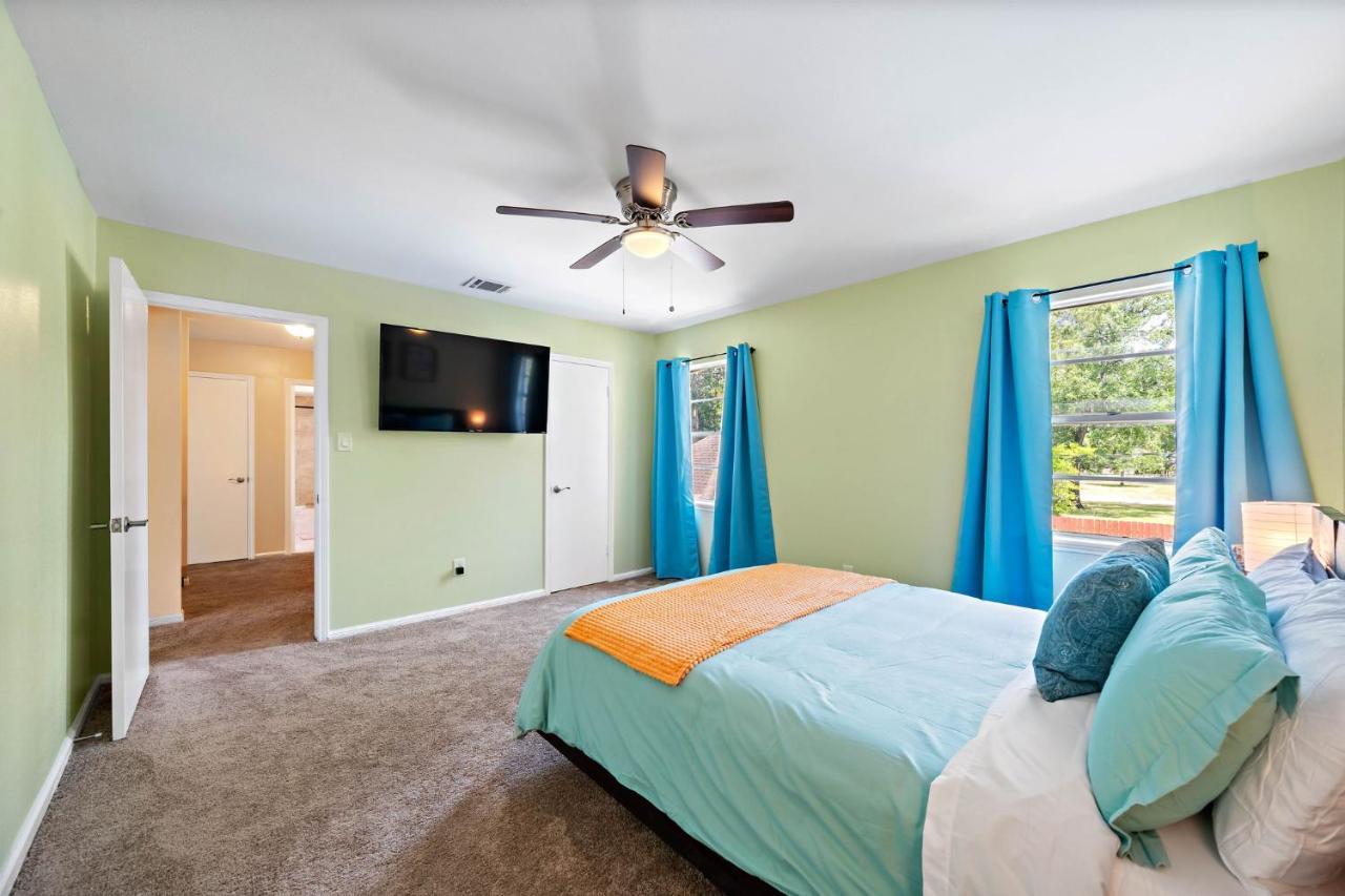 Vila Pool Oasis Games Wifi Bbq Yard Sleep 16 Houston Exteriér fotografie