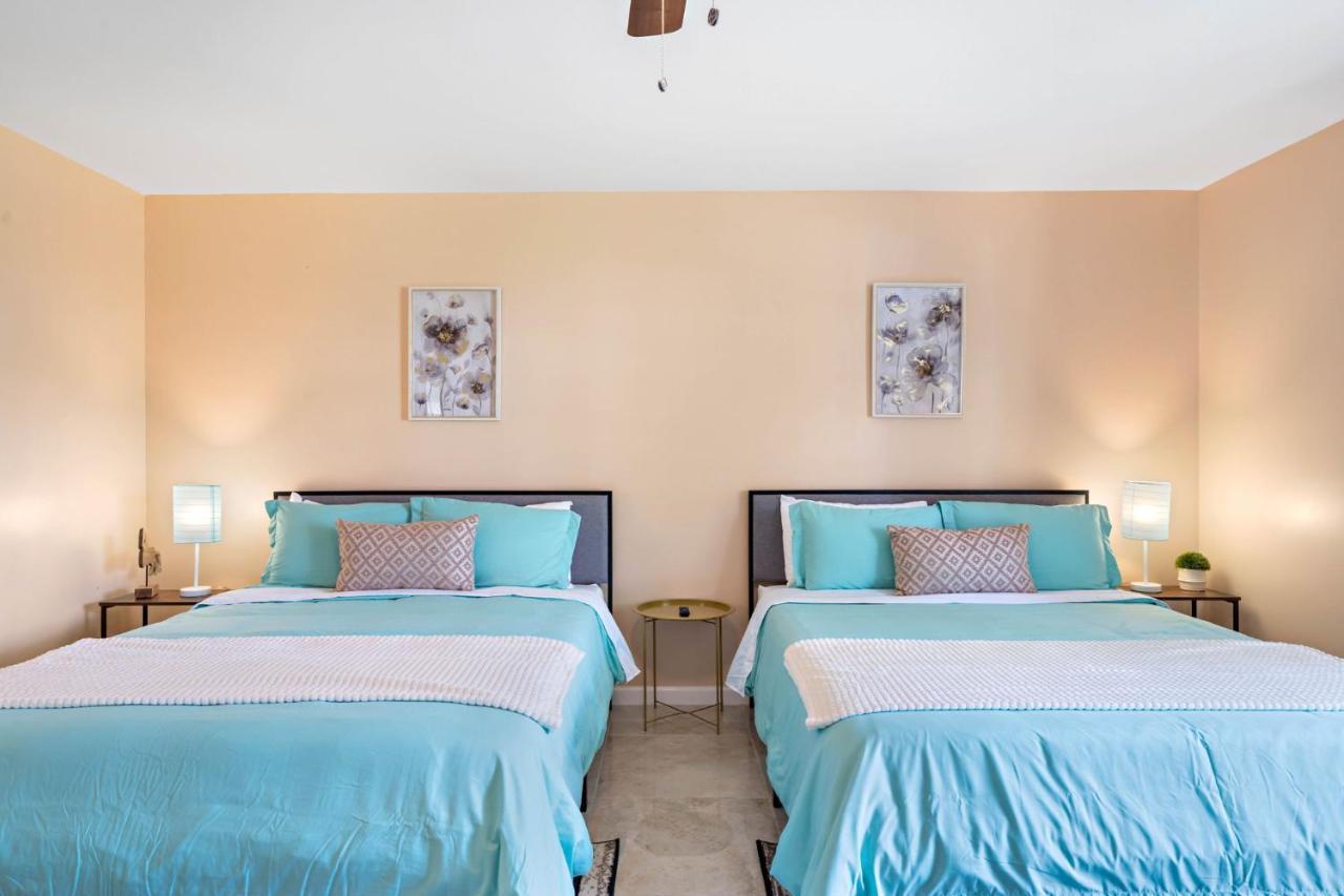 Vila Pool Oasis Games Wifi Bbq Yard Sleep 16 Houston Exteriér fotografie